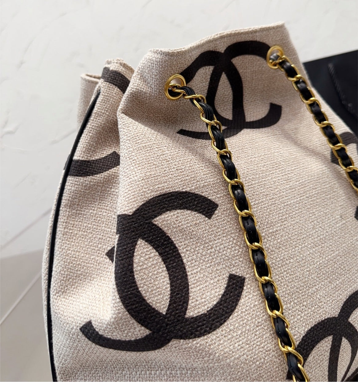 Big C’s Chanel woman shoulder handbag